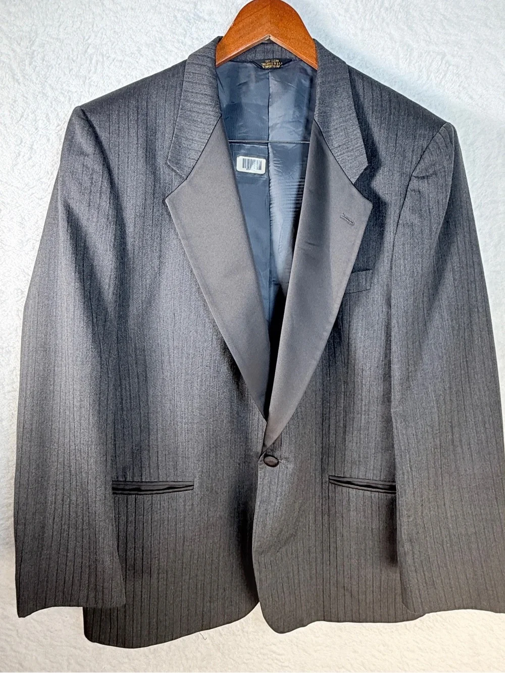 Yves Saint Laurent Vintage Men’s Gray Pinstripe Tuxedo Jacket Satin Lapel 40R